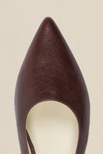 Load image into Gallery viewer, Settle Sling Back - Currant Leather