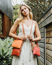 Load image into Gallery viewer, Bowery Wallet - Taupe