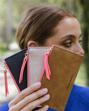 Load image into Gallery viewer, Compact Wallet - Vintage Tan
