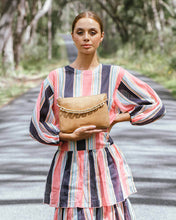 Load image into Gallery viewer, Samantha Crossbody - Vintage Tan